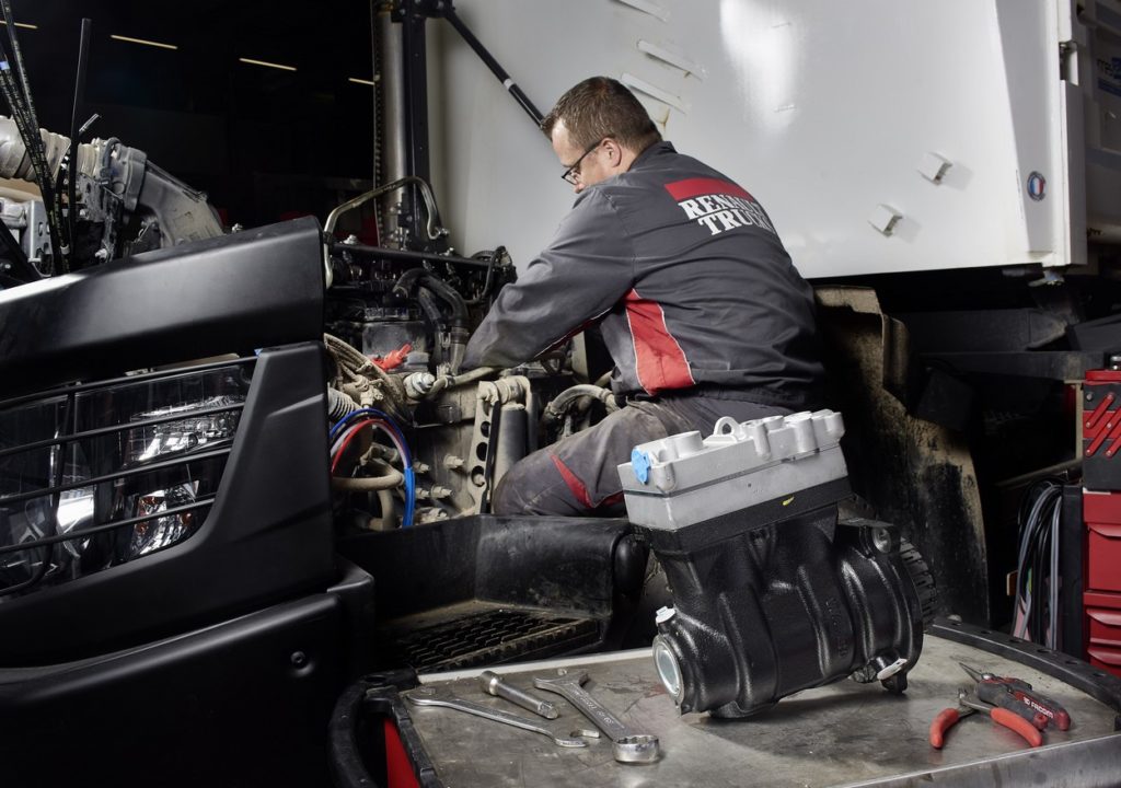 Avec Predict, Renault Trucks veut proposer une maintenance personnalisée et actualisée tout au long la vie du camion.