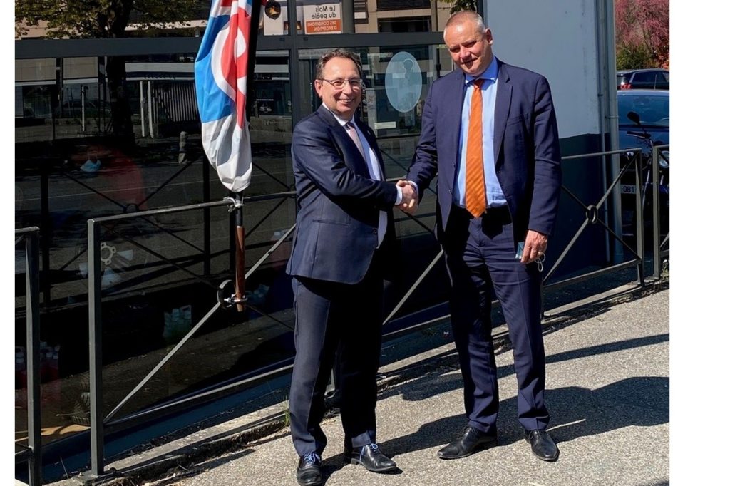 Éric Terefenko, président de Speedy, et Benoît Catelin, directeur général du groupe Maurin ont signé un partenariat donnant lieu à l’ouverture de 5 nouveaux centres Speedy.