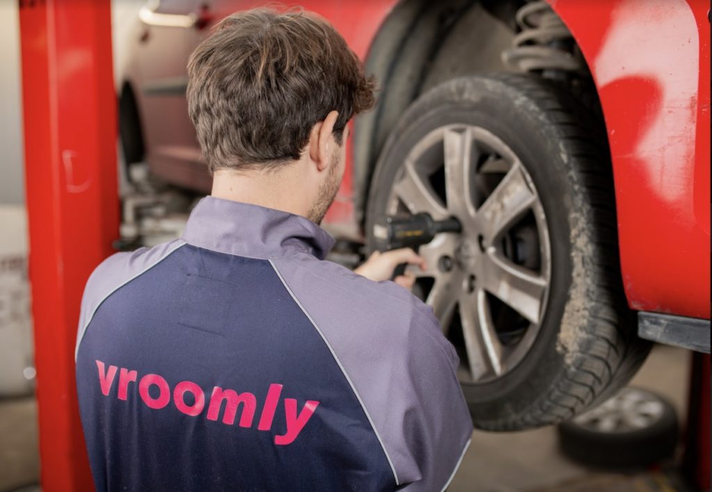 Vroomly continue sa percée sur le marché de la pièce auto B2B en ajoutant les pneumatiques à Vroomly Parts.