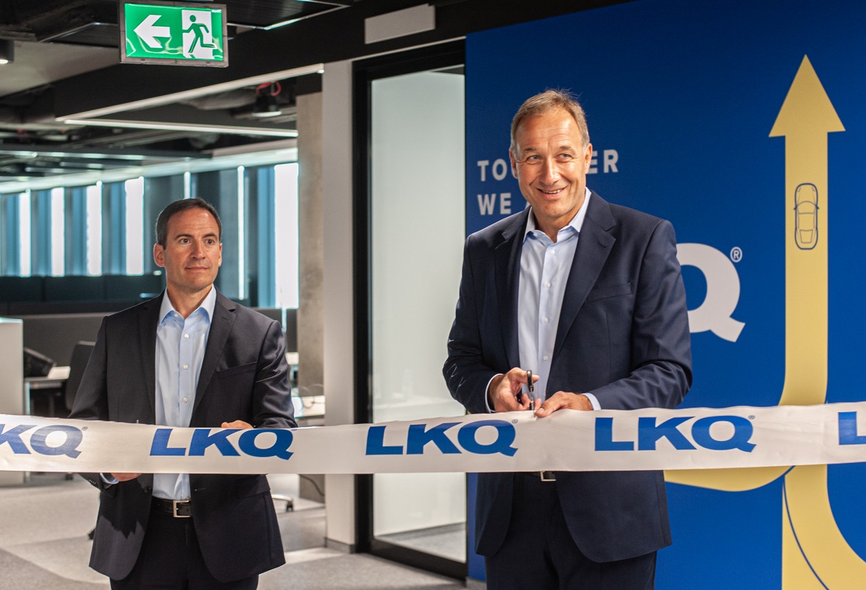 Yanik Cantieni et Arnd Franz, directeur financier et PDG de LKQ Europe, veulent conforter le leadership technologique du groupe et accélérer ainsi sa stratégie de croissance.