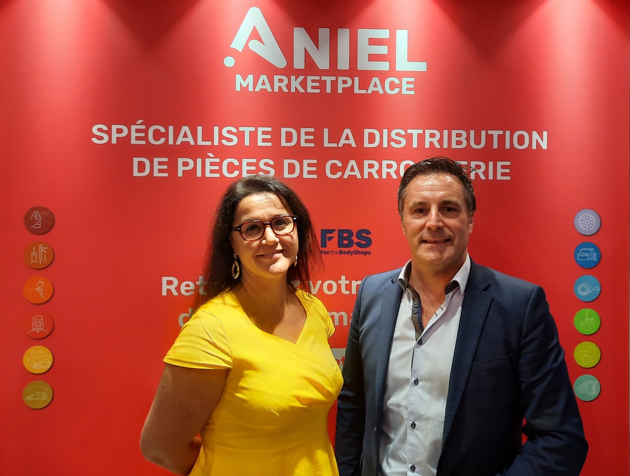 Nelly Perez, directrice réseau d'A+Glass, et Stéphane Colet, directeur commercial France d'Aniel Marketplace.
