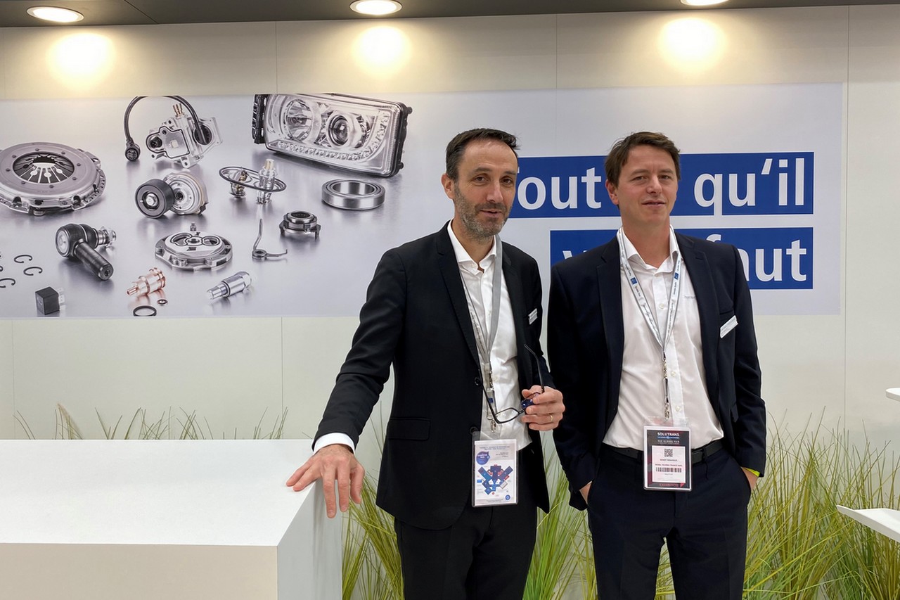 Yanick Lemarié, directeur général de Diesel Technic France (à gauche) et Benoît Debargue, responsable commercial France annoncent le lancement de Data Package à Solutrans. © EF