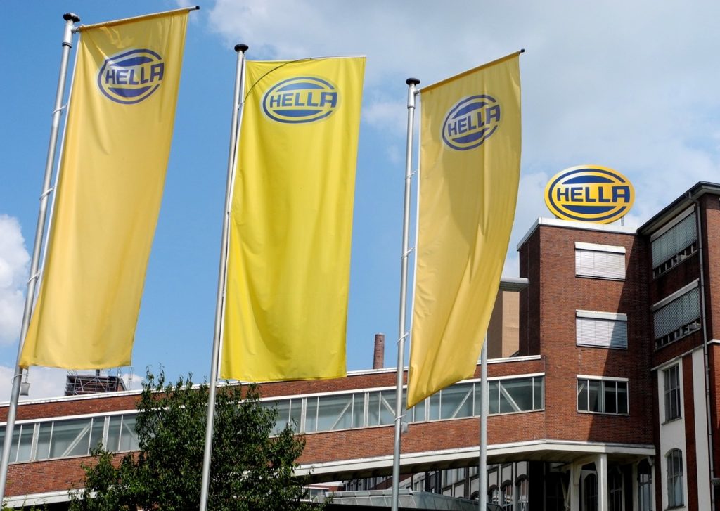 Faurecia détient désormais 79,5% d’Hella et va pouvoir mettre en œuvre sa stratégie de synergies. ©Hella