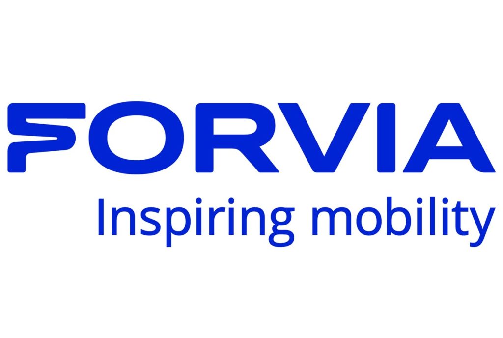 Forvia regroupe les forces technologiques et industrielles de Faurecia et Hella, soit plus de 300 usines et 77 centres de R&D. ©Forvia