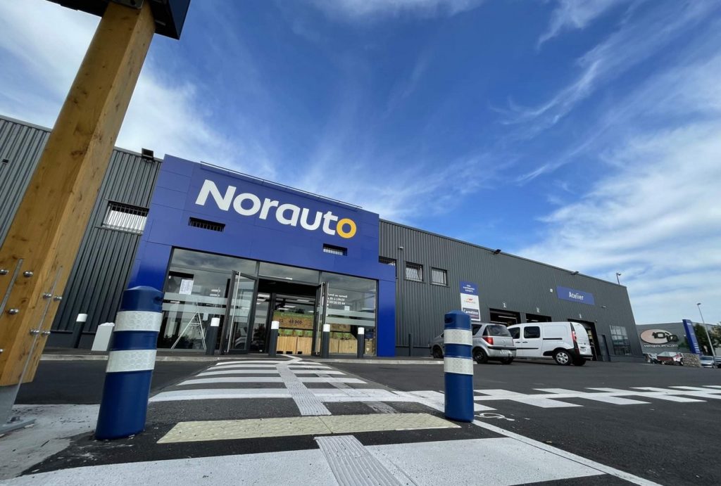 Norauto va installer des bornes de recharge électrique rapides dans 135 de ses 413 centres autos d'ici la fin d'année. © Norauto