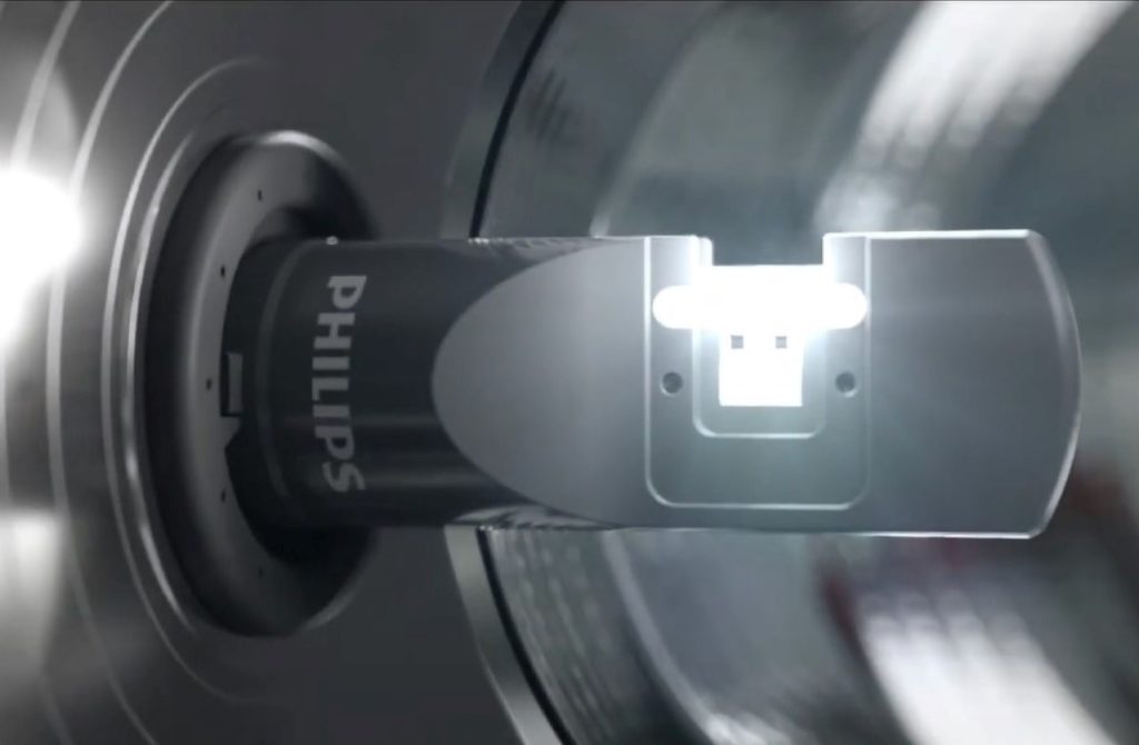 Lumileds présente aujourd'hui le premier modèle de lampe LED homologué en France pour rétrofiter un véhicule sur la voie publique. ©Lumileds