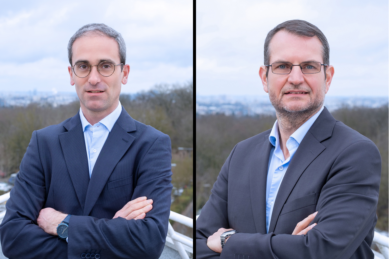 Amaury de Pascal (à gauche) devient directeur général de DAT France. Il succède à Philippe Perechodkin (à droite), qui prend la direction du développement Fleet & Leasing France, Royaume-Uni et Belgique. ©DAT