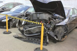 Carrosserie Tesla véhicule accidenté