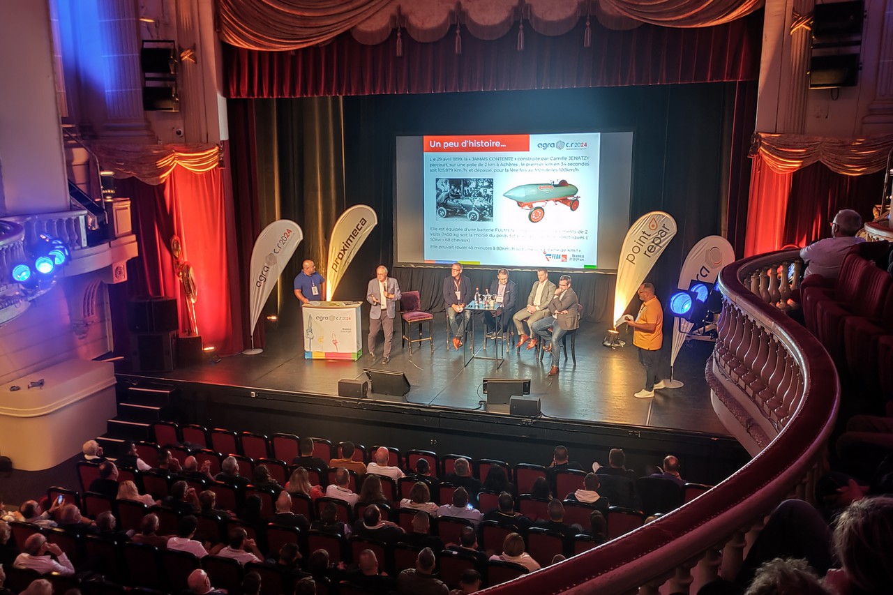 Lors de la plénière de la convention des réseaux de l'Agra, Alain Landec, président de la Feda, une table ronde dédiée à l'électrique a été proposée aux participants. ©J2R