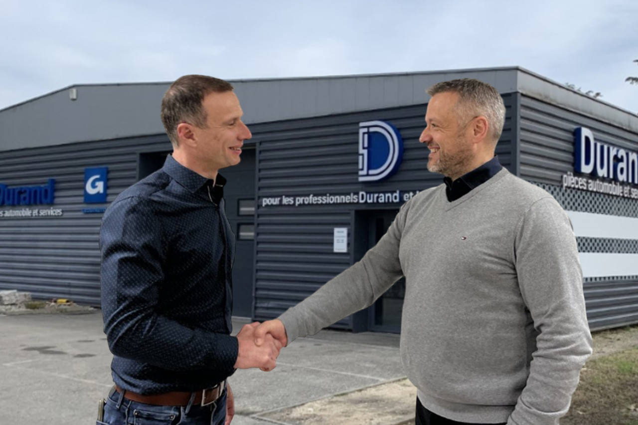 Ronald Durand, directeur général du groupe éponyme, et Steven Jouve, directeur du commerce France d'Alliance Automotive Group