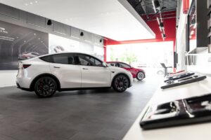 Tesla ouvre l'accès à son catalogue de pièces détachées