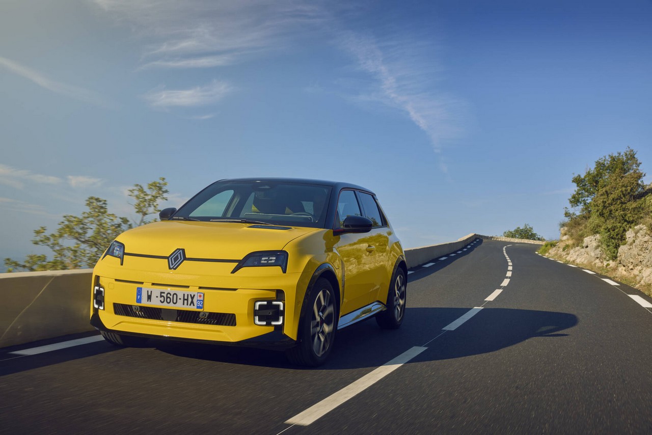 Une mise à jour en atelier est nécessaire pour corriger un bug de l’onduleur sur les Renault 5 et Alpine A290, empêchant parfois leur démarrage. ©Renault