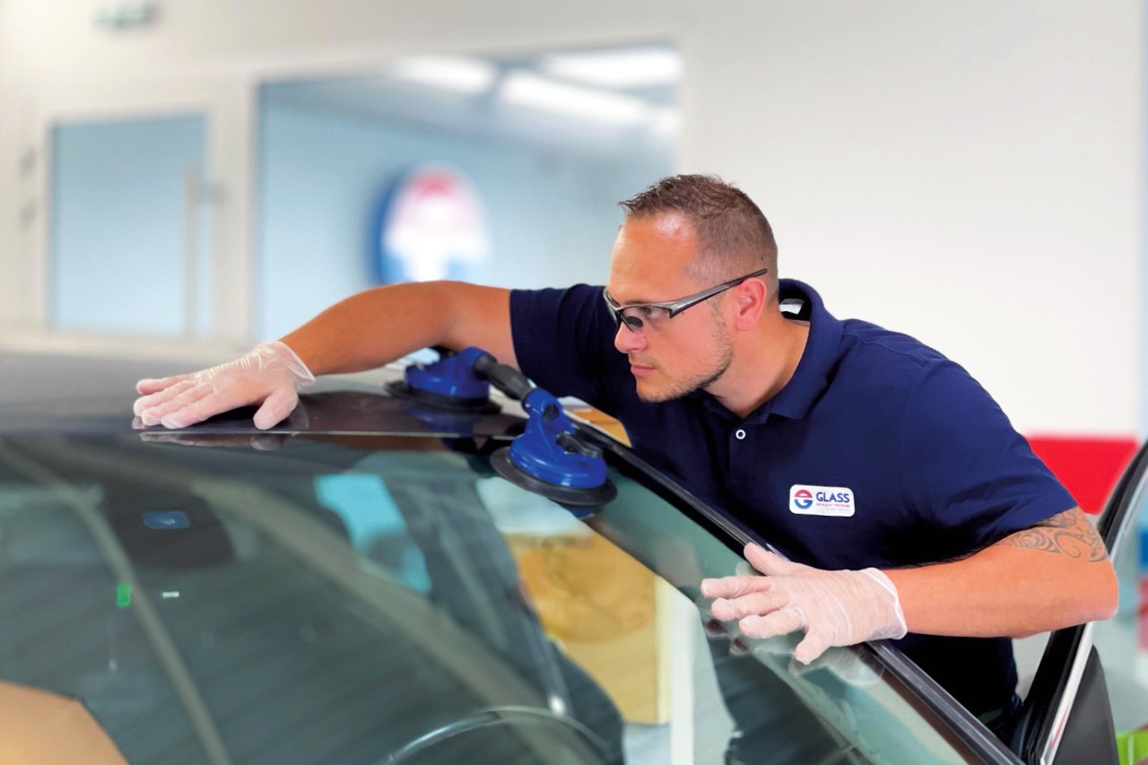 Le remplacement de vitrage offre des marges plus importantes que la réparation, mais qui varient selon les modèles. ©Glass Express