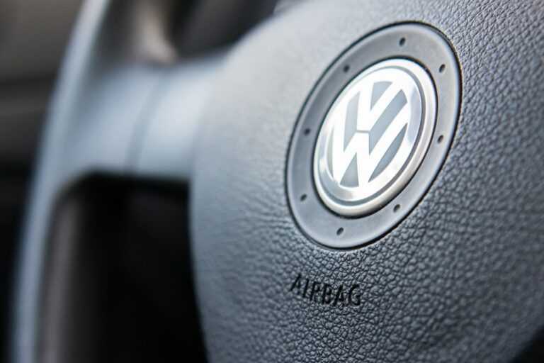 Airbags Takata : BMW, Mercedes, Toyota et VW attaqués en justice