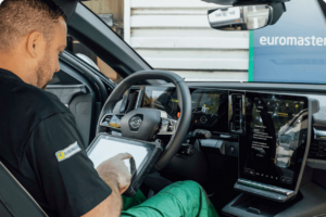 Euromaster lance trois forfaits dédiés à l’entretien des véhicules électriques