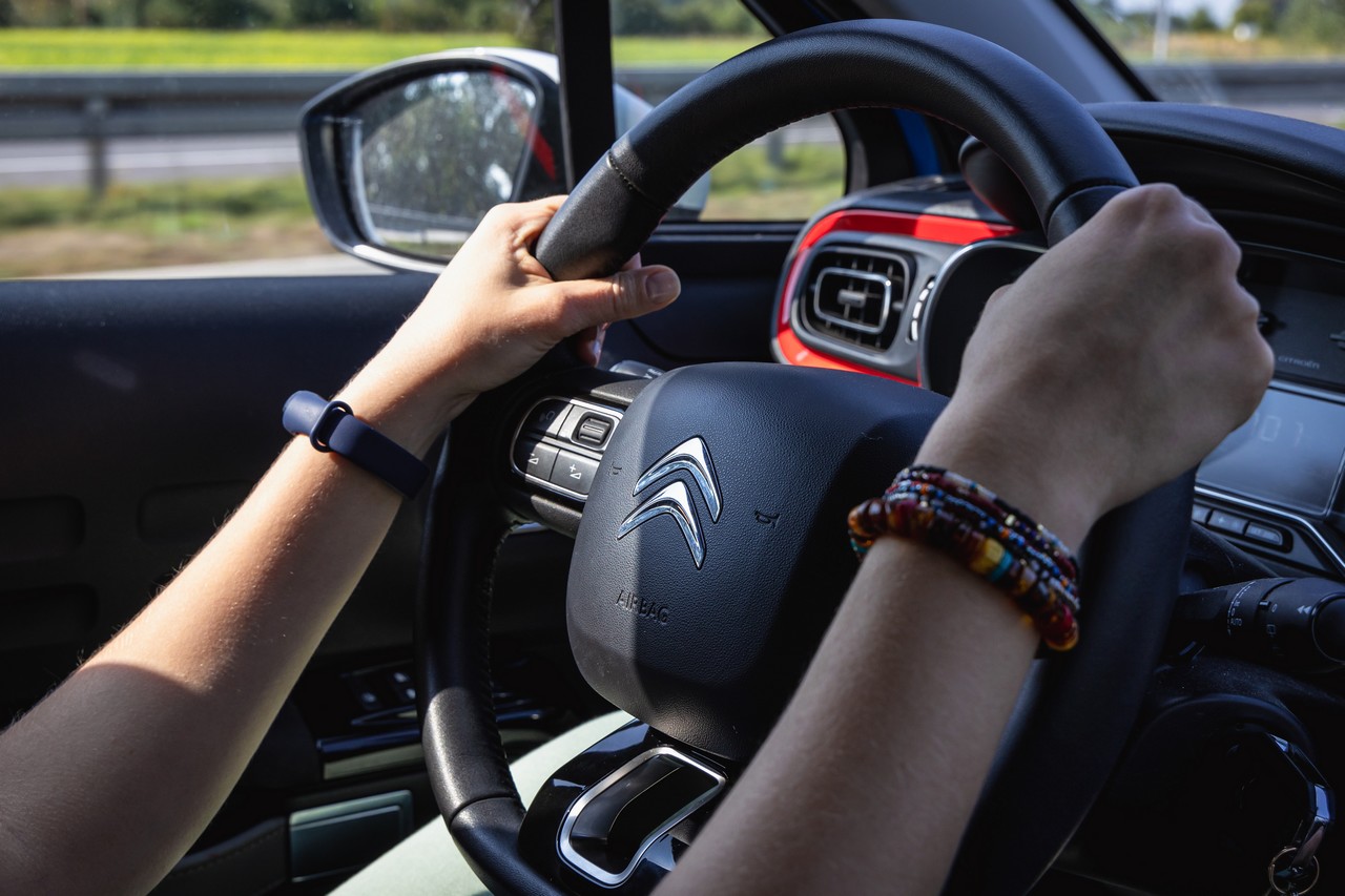 Après un nouveau décès en métropole lié à un airbag défectueux, le gouvernement exige l’arrêt immédiat de la circulation des Citroën C3 et DS3 concernées par le rappel. ©AdobeStock