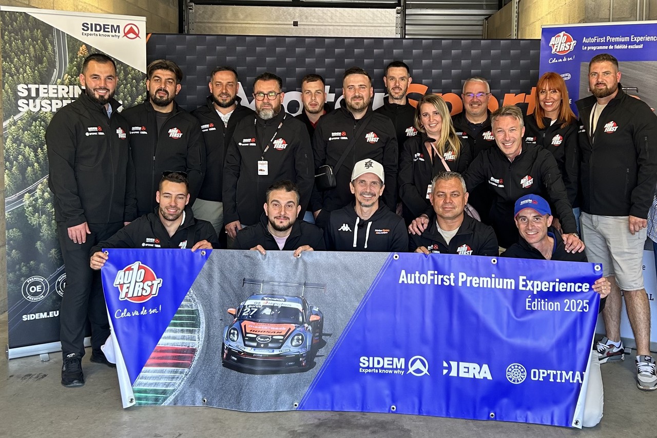 Les réparateurs AutoFirst ont profité d’une journée mêlant formation technique, échanges avec les partenaires du réseau et pilotage sur le circuit de Dijon-Prenois. ©LKQ France