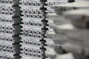 Batteries : Clarios renforce ses capacités de recyclage