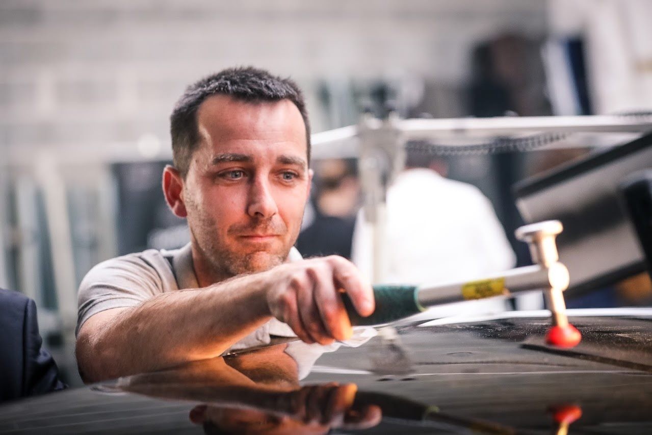 France Débosselage se présente comme un véritable guichet pour les sinistres de masse, de l’expertise à la réparation au service des assureurs. ©France Débosselage