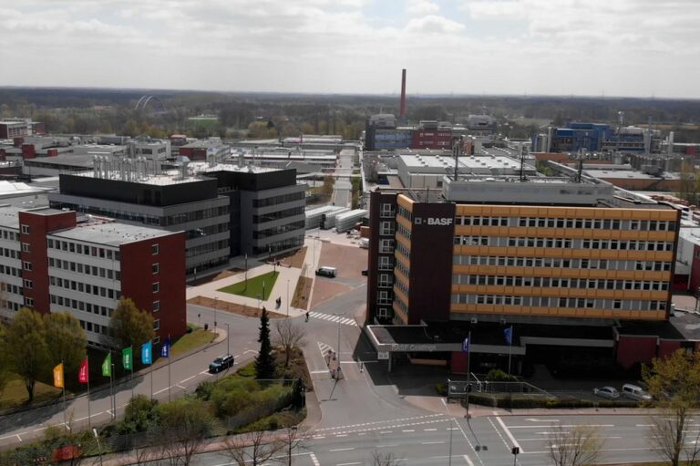 BASF Coatings : Carlyle pose 7,7 milliards d