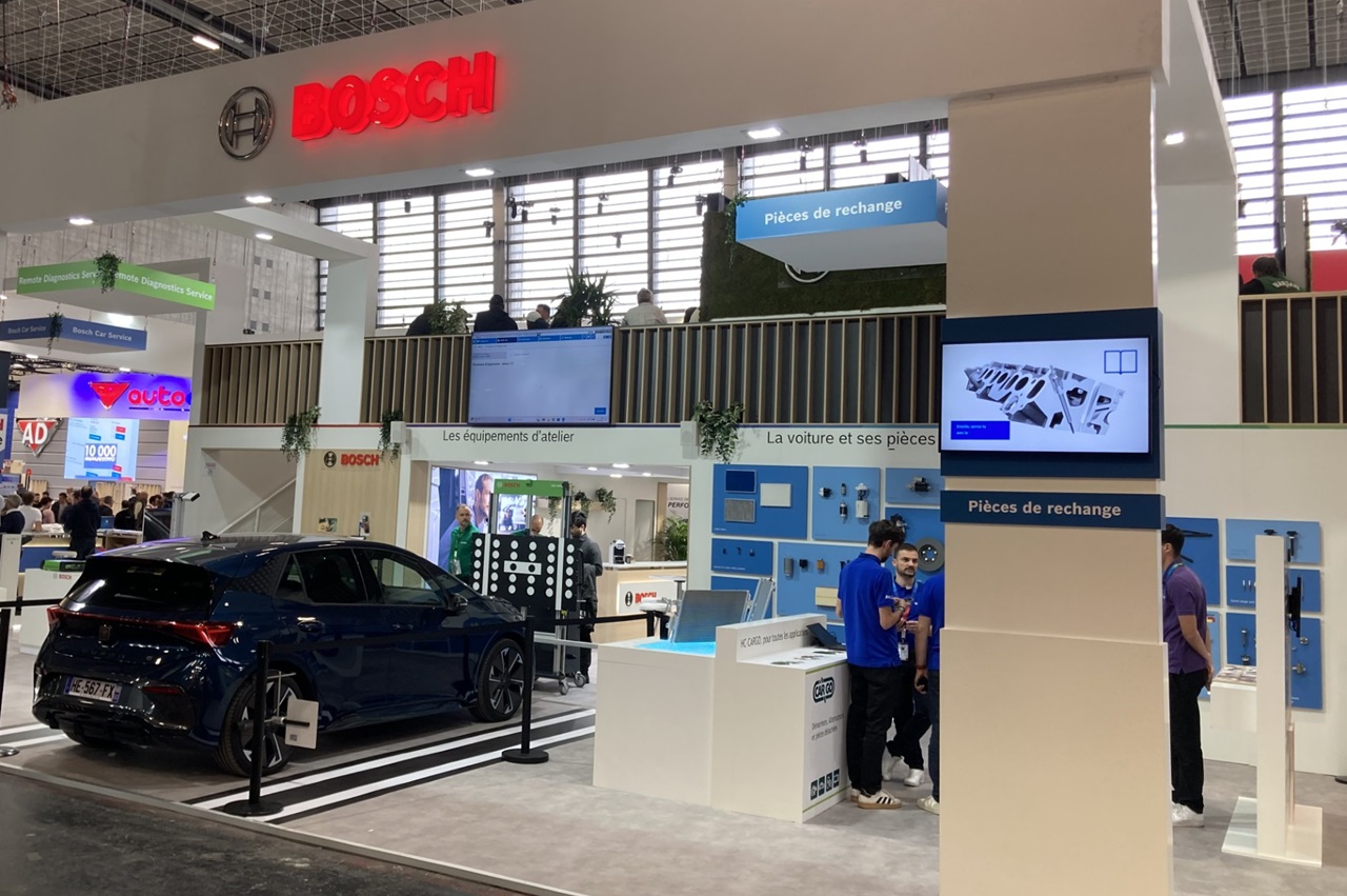 Fidèle à Equip Auto, Bosch présente sur son vaste stand l'ensemble de ses solutions destinées aux réparateurs. ©J2R