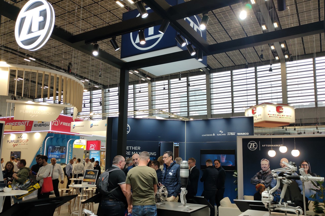 Lors d'Equip Auto, ZF a mis ses pièces et son offre digitale en avant sur son stand. ©J2R/FLM