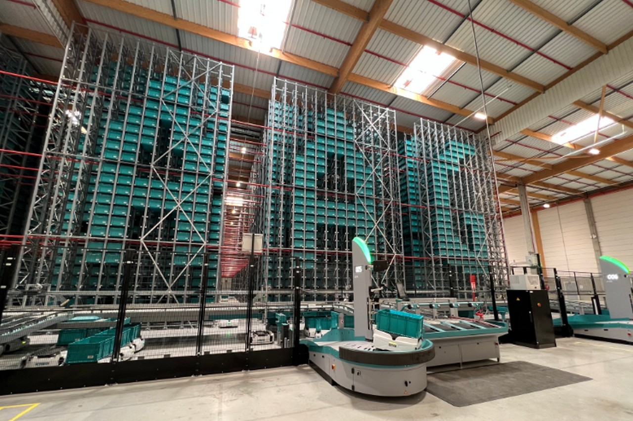 La plateforme logistique First d’Alliance Automotive à Saint-Fargeau-Ponthierry (77), un hub de 50 000 m² destiné à centraliser la distribution de pièces du groupement. ©AAG