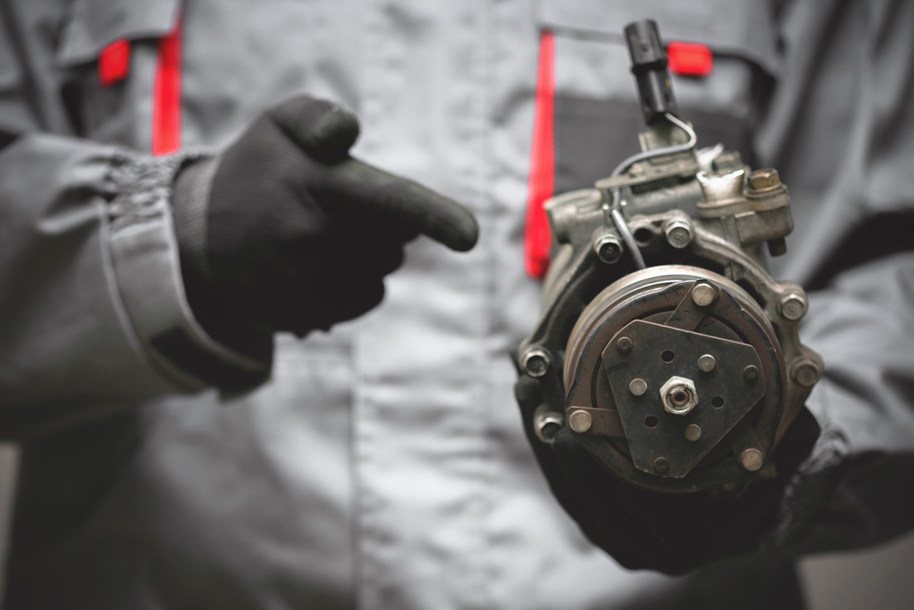 Mobilians exhorte les pouvoirs publics et les plateformes à imposer des règles strictes de traçabilité pour limiter les vols de pièces automobiles. ©AdobeStock
