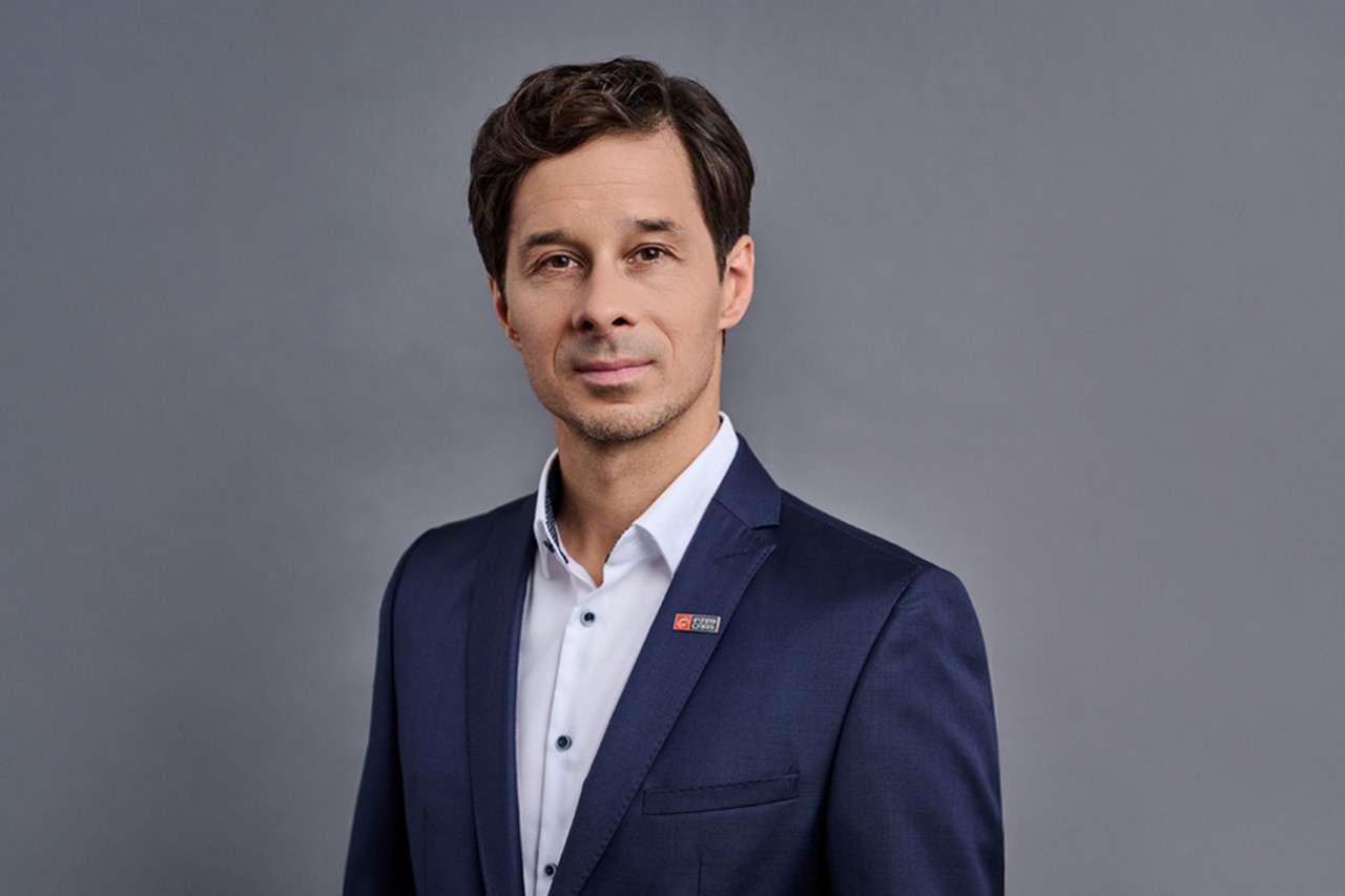 Maciej Oleksowicz, PDG d’Inter Cars, confirme son arrivée en France. Et cette offensive mérite d’être suivie de près. ©Inter Cars