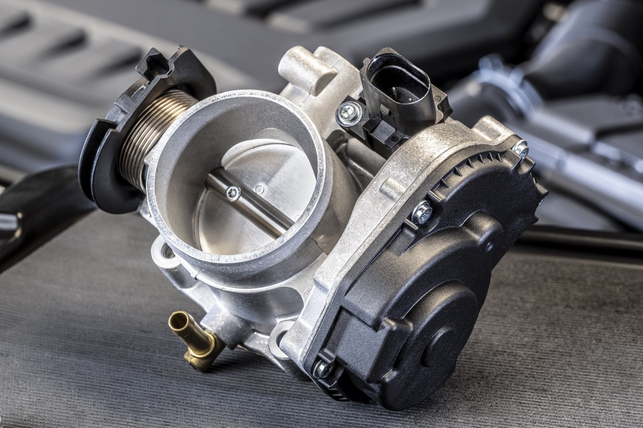 Présentée en avant-première à Equip Auto, la nouvelle gamme de boîtiers papillon NTK illustre la montée en puissance de la marque sur le segment des pièces techniques. ©Niterra