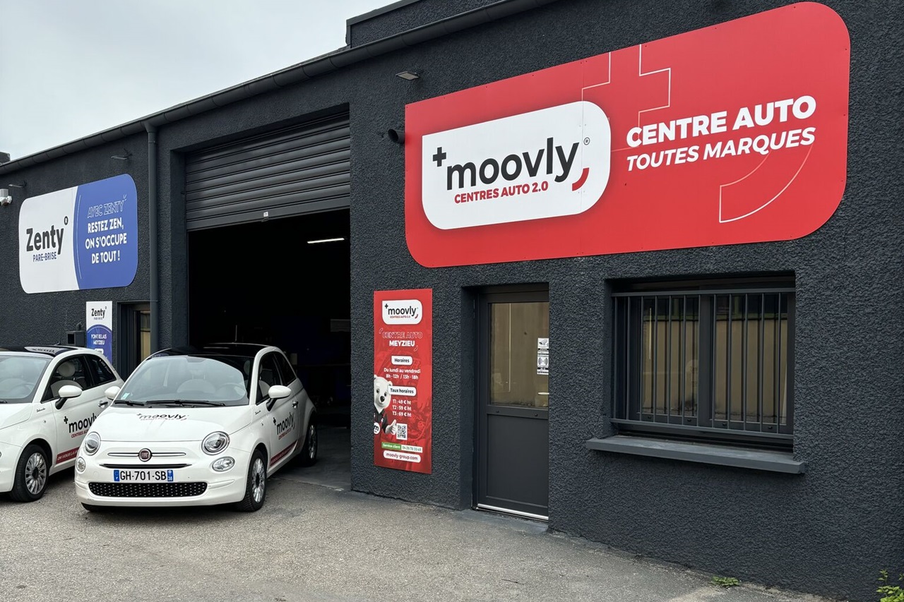 L'enseigne Moovly s'est rapidement forgée une solide réputation. Elle affiche une note moyenne de 4,9/5 sur plus de 330 avis collectés en un an sur Avis Vérifiés. ©Moovly