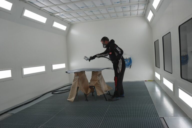 Omia lance son offre de cabines de peinture d