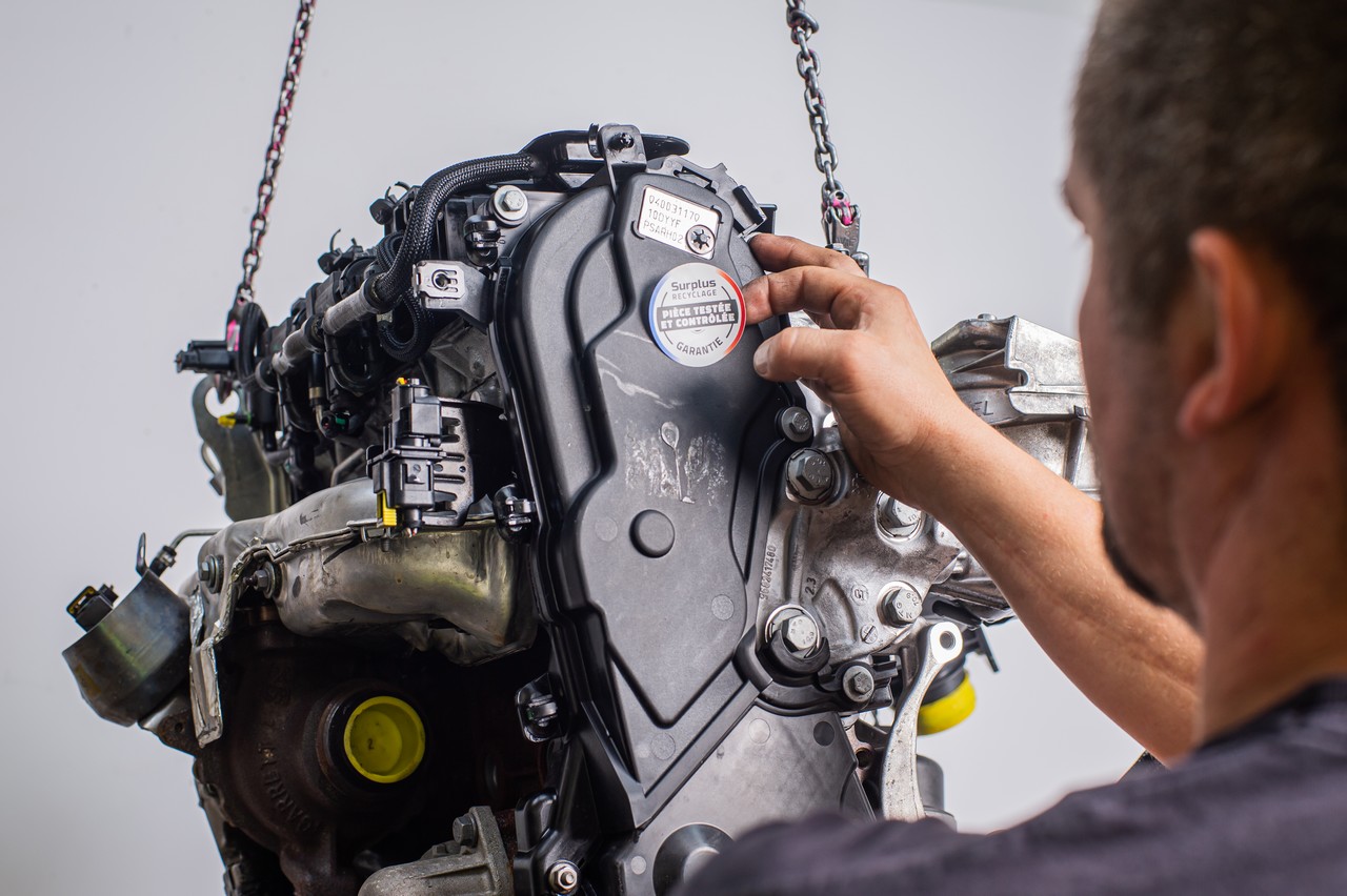 Recycler Mon Véhicule fait de la pièce de réemploi un axe majeur pour créer de la valeur locale et renforcer la filière légale. ©Surplus