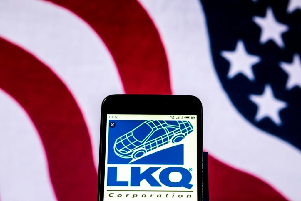 LKQ envisage sa mise en vente