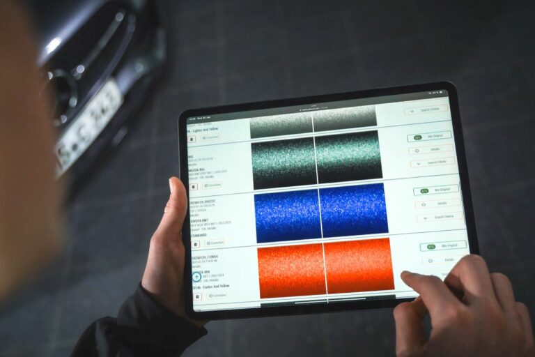 R-M digitalise le contrôle des teintes métallisées et nacrées