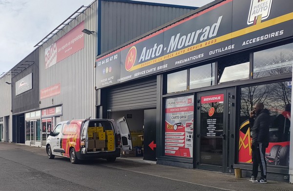 Depuis son déménagement à Saint-Maximin où il dispose d’un véritable parking pour ses clients, le site Auto-Mourad affiche une croissance significative de ses ventes. ©Auto-Mourad