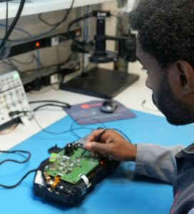 Socodep s’est affirmé comme un acteur référent dans la réparation électronique automobile et traite plus de 10 000 dossiers par an. ©Socodep