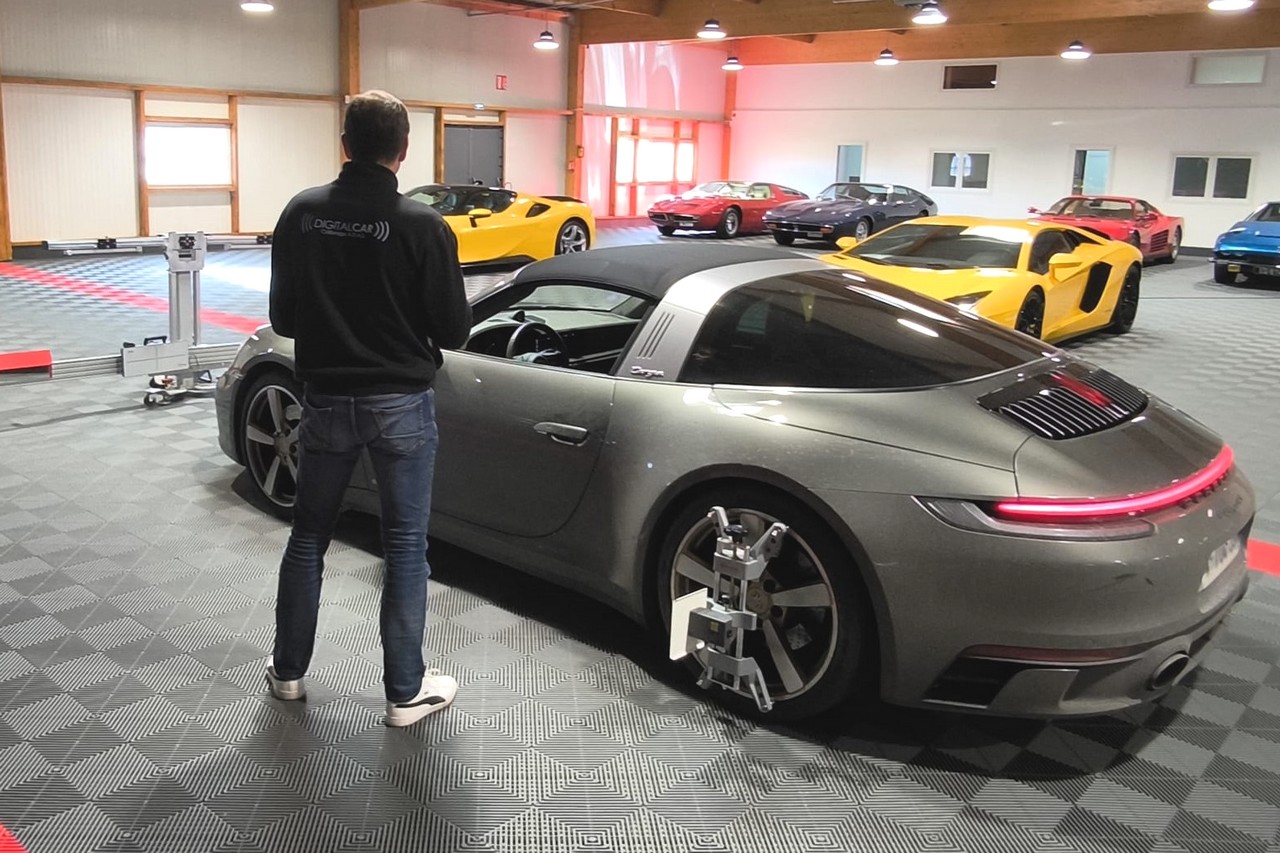 Digital Car noue un partenariat national avec le réseau de carrosseries Five Star (Axalta). Objectif : accompagner les ateliers dans le calibrage d’Adas et la programmation électronique après réparation. ©Digital Car