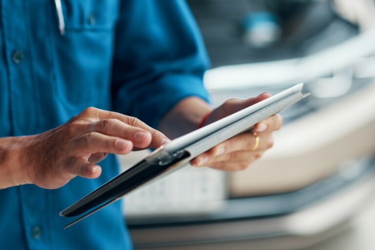 Avis Google : qui répond (vraiment) aux clients ?
