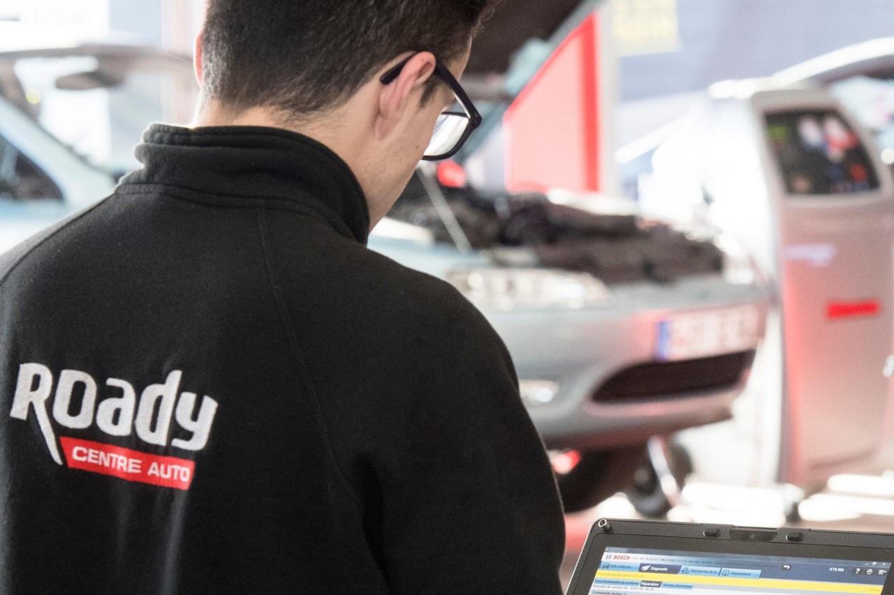 Le réseau Roady, qui compte plus de 155 centres en Europe, recrute 150 mécaniciens et 100 vendeurs partout en France. ©Roady