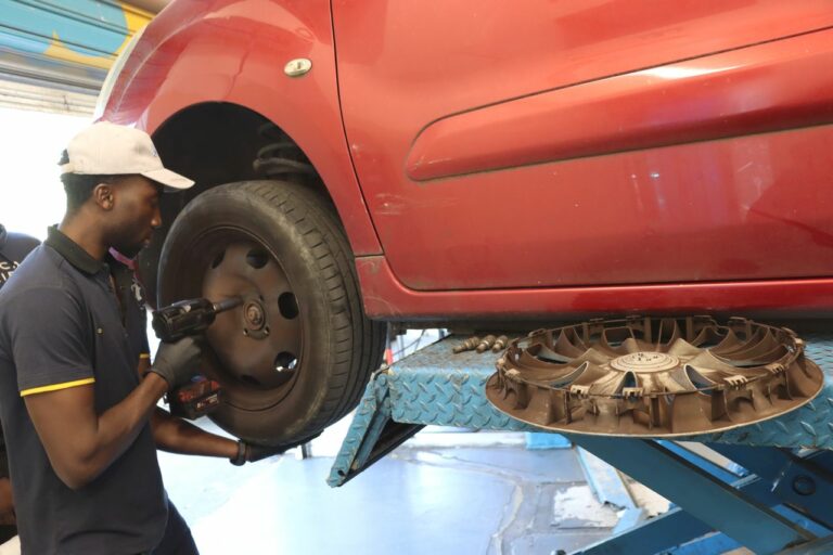 Réparation automobile : l’activité des ateliers recule légèrement