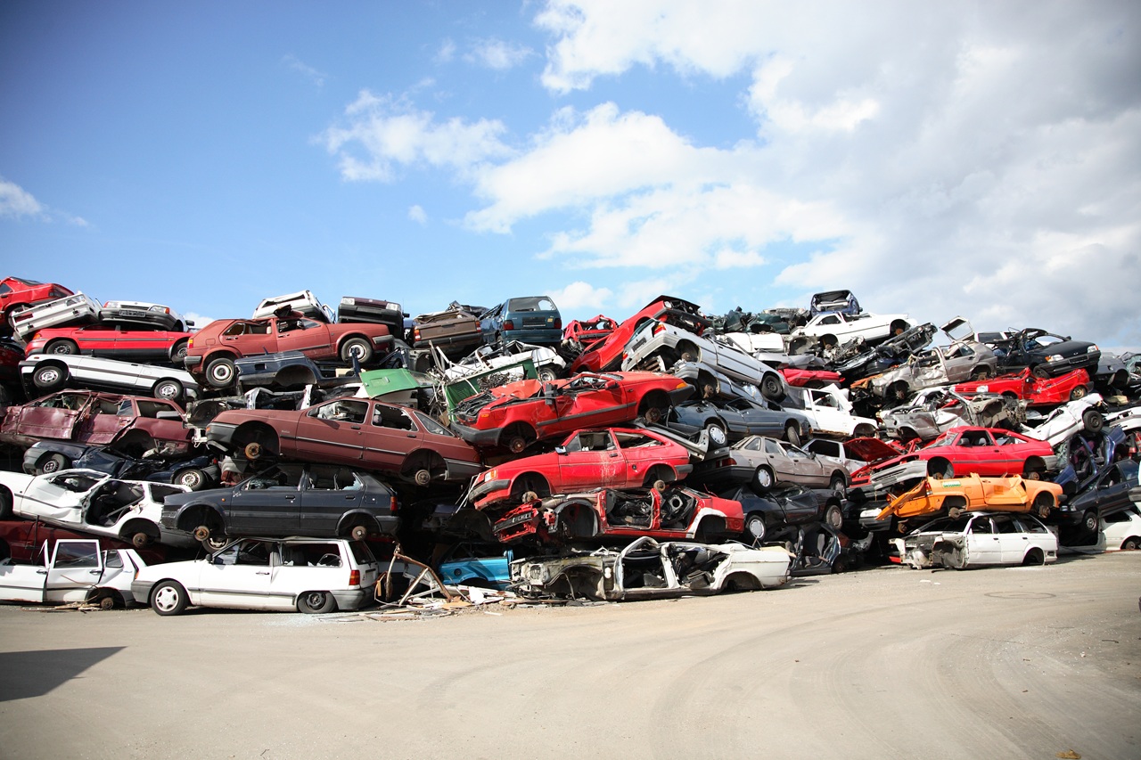 Valorauto s'appuie sur un réseau de près de 500 centres VHU partenaires en France. ©AdobeStock – Piccaya