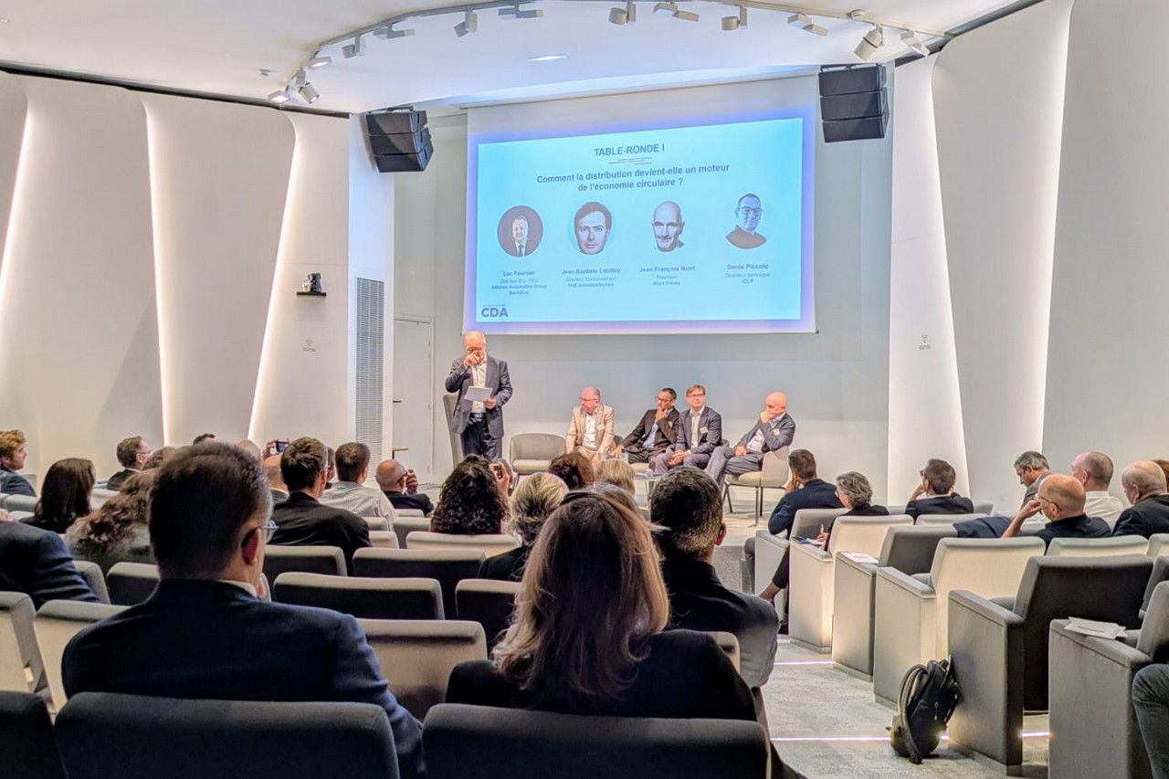 Au CDA de la Feda, distributeurs, centres VHU et équipementiers ont confronté leurs choix pour transformer la seconde vie des pièces en activité rentable. ©J2R