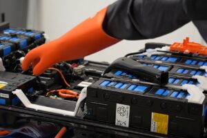 Réparation des batteries : Covéa entre au capital d’Entroview