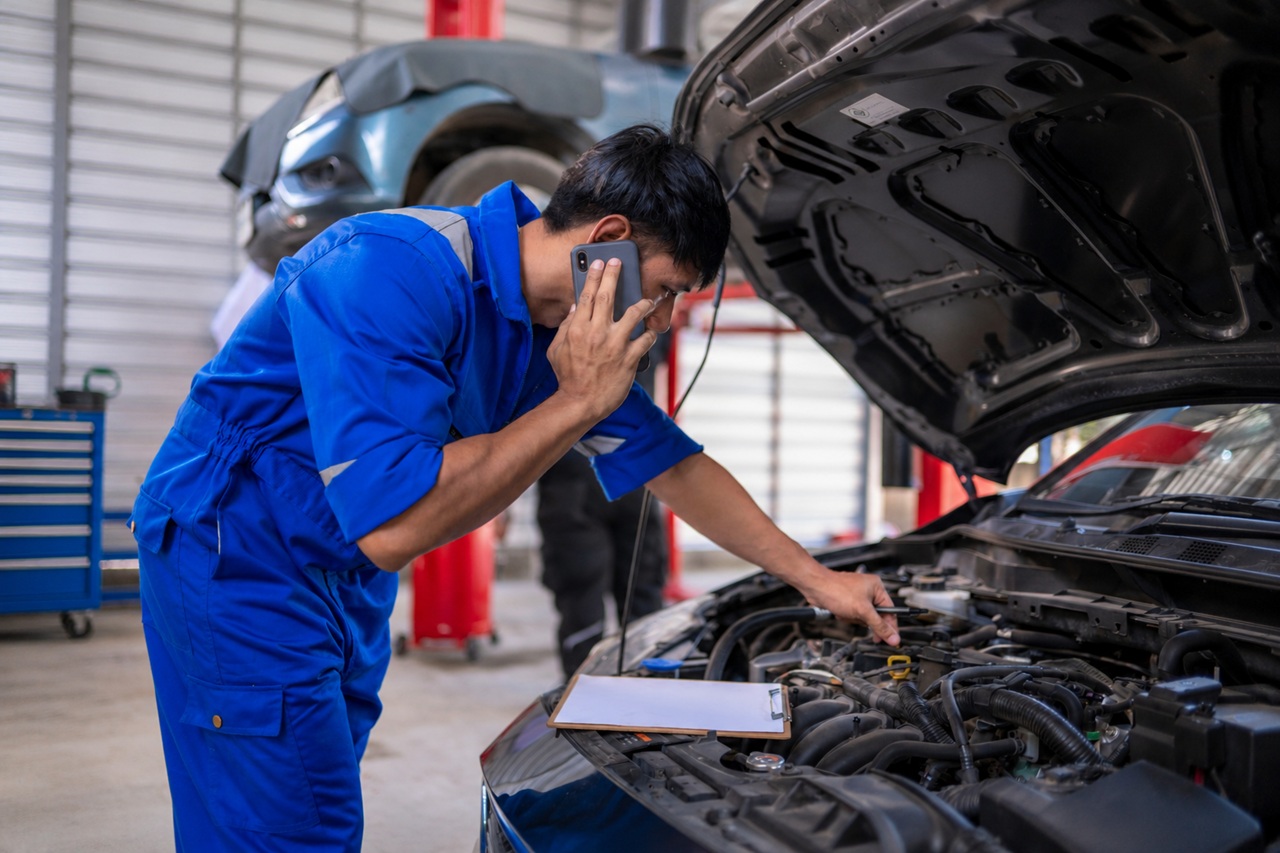 Sayelo propose son standard téléphonique IA aux garages à partir de 39 euros HT par mois, avec 14 jours d’essai gratuit. ©AdobeStock