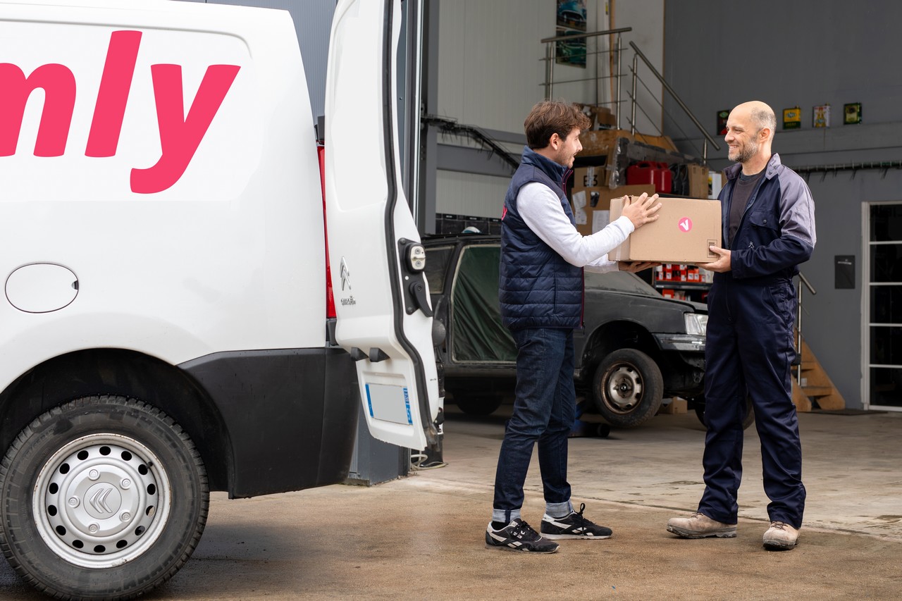 La vente de pièces aux réparateurs représente désormais plus de 90 % du chiffre d’affaires de Vroomly, qui a dépassé les 100 millions d’euros sur l’exercice 2025-2026. ©Vroomly