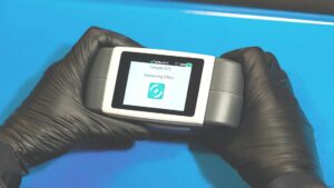 L'Axalta Irus Scan, dernier spectrophotomètre en date présenté par un fabricant de peinture haut de gamme. ©Axalta