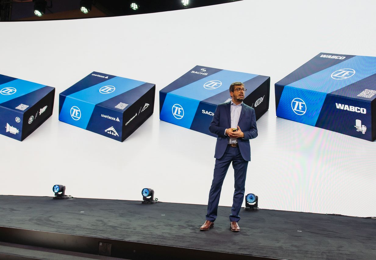 Philippe Colpron, directeur de la division après-vente et vice-président exécutif du groupe ZF, présente la stratégie du groupe à Automechanika 2026. ©ZF