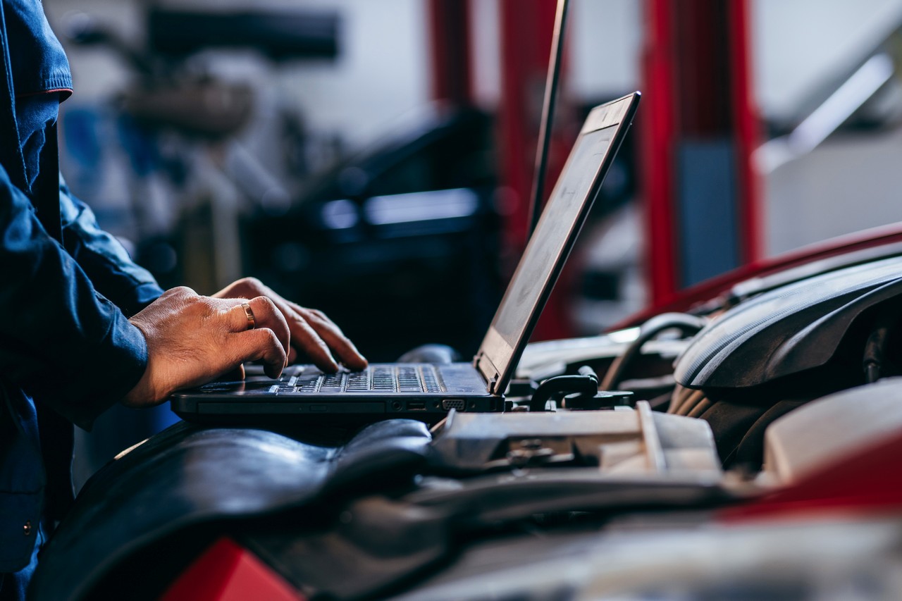 ProGarage associe gestion des interventions et suivi financier des ateliers. Le taux de marge en temps réel et l’application mobile sont accessibles à partir de la formule à 299 euros HT par mois. ©BH