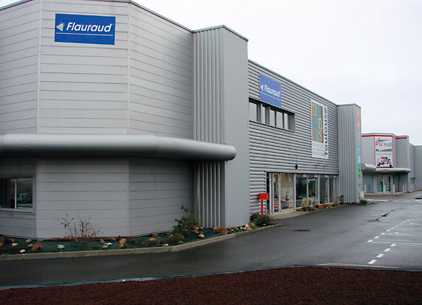 Flauraud appuie sa logistique sur sa plate-forme de 16 000 m2 à Clermont-Ferrand.